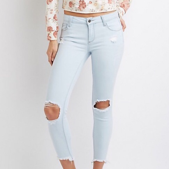 light wash knee ripped jeans